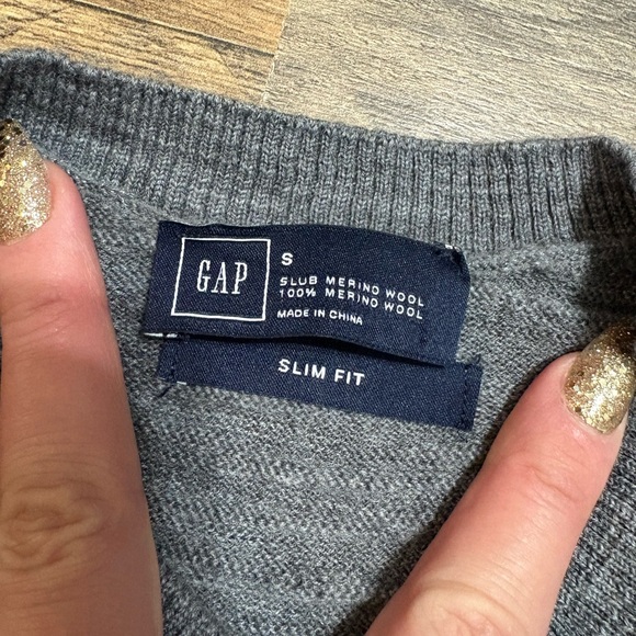 GAP 100% Merino Wool Slim Fit Sweater – Size S – Heather Gray - Picture 4 of 7